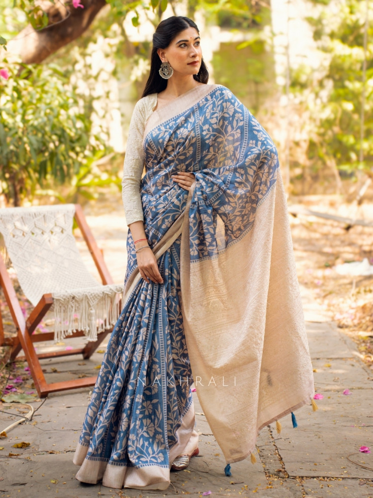 Fijne Saree Van Het Zijdebrokaat Stock Afbeelding - Image of textiel Fijne Saree Van Het Zijdebrokaat Stock Afbeelding - Image of textiel