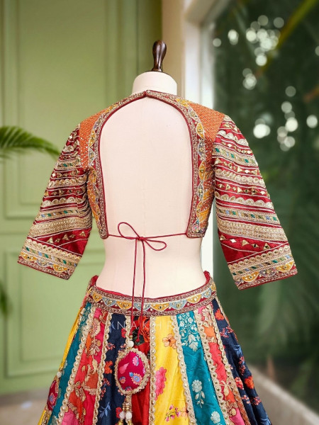 Riwaayat Dual-Tone Lehenga Set with Mirror Embroidery