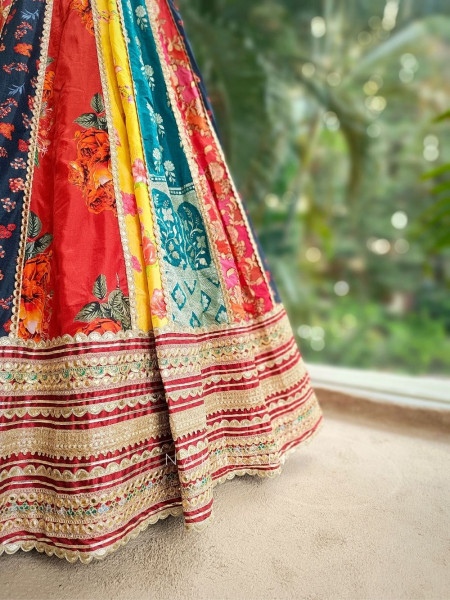 Riwaayat Dual-Tone Lehenga Set with Mirror Embroidery