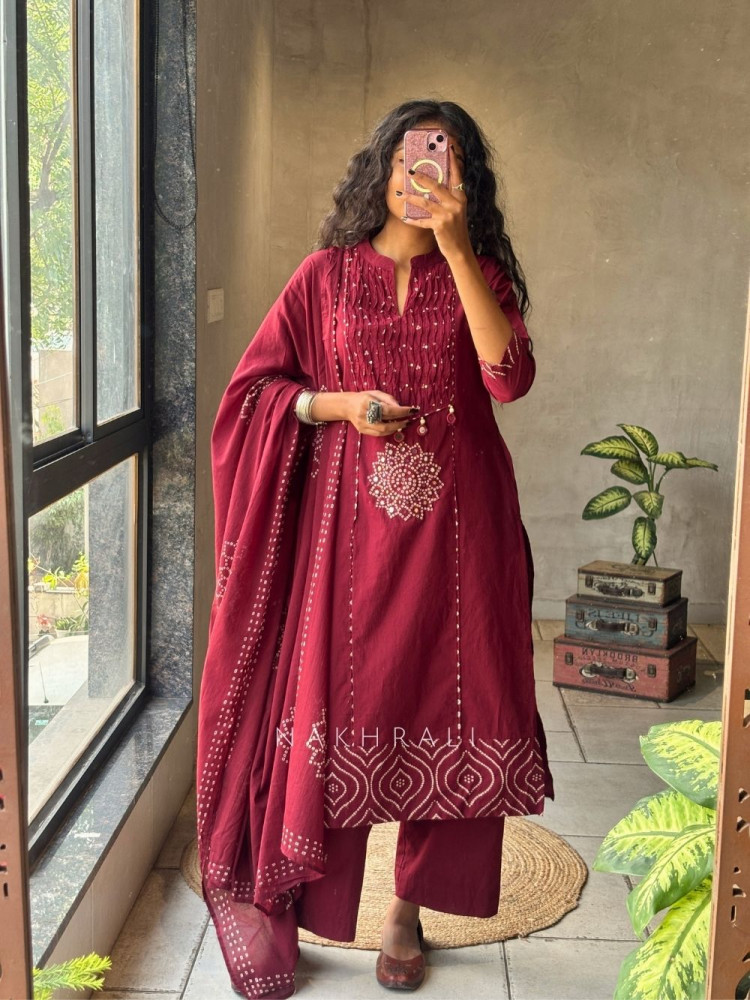 Image of Nirvani Red Suit Set with Pintuck and Print Detail