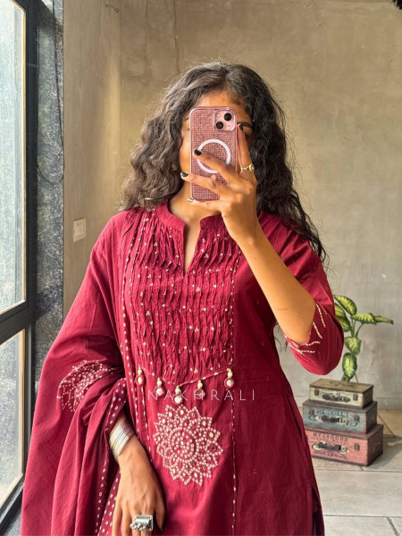 Nirvani Red Suit Set with Pintuck and Print Detail