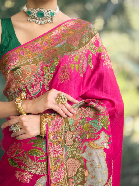 Aarini Magenta Silk Saree with Intricate Zari Weave