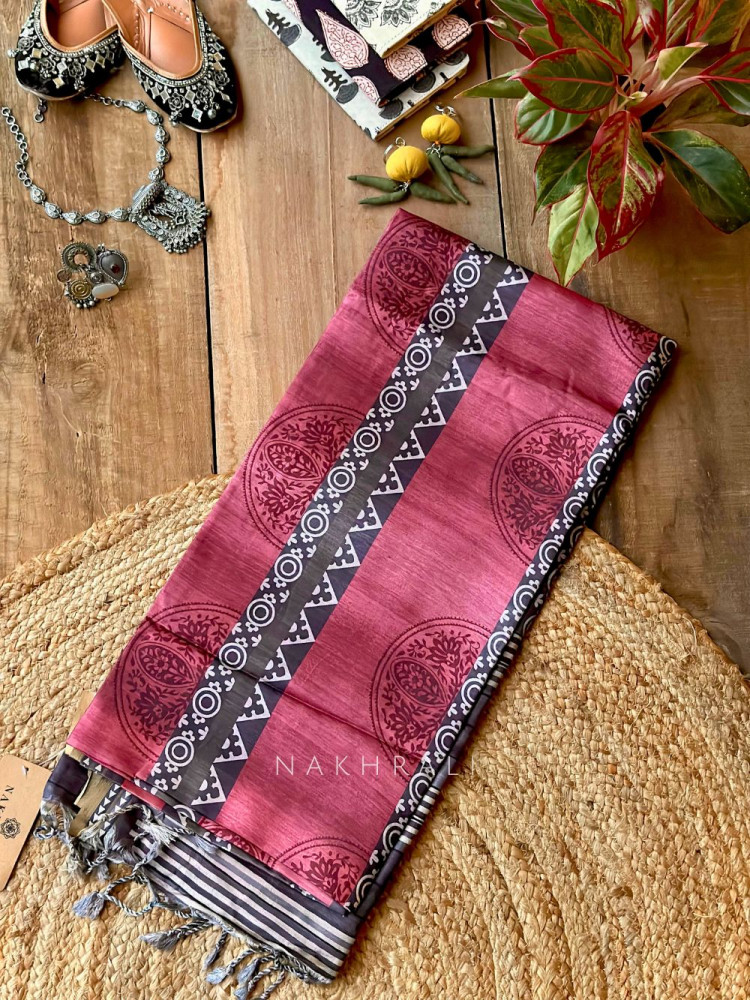 Image of Anvika Pink Printed Silk Saree