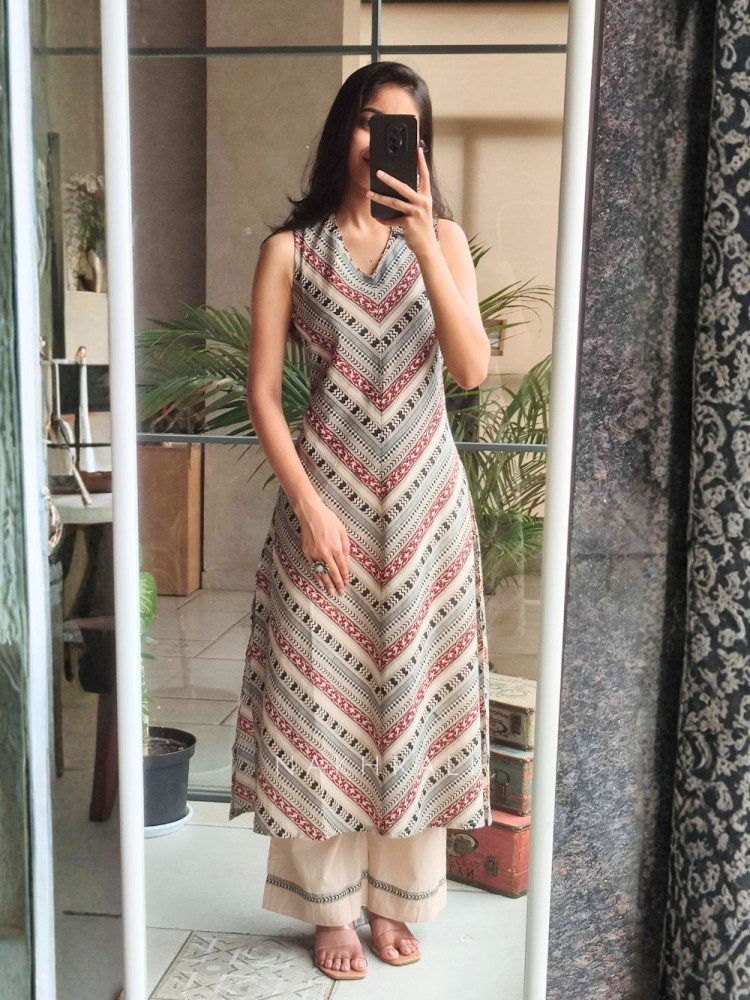 Image of Aarini Cream Cotton Printed Kurta Pant Set