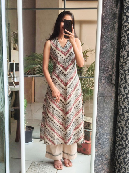 Aarini Cream Cotton Printed Kurta Pant Set