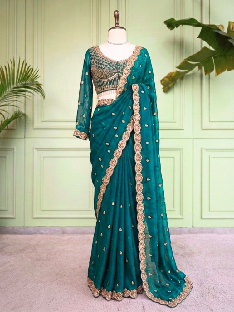 Image of Suvika Rama Green Saree with Readymade Blouse And Zari Scalloped Border