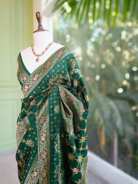 Solvara Green Bandhani Saree with Traditional Border