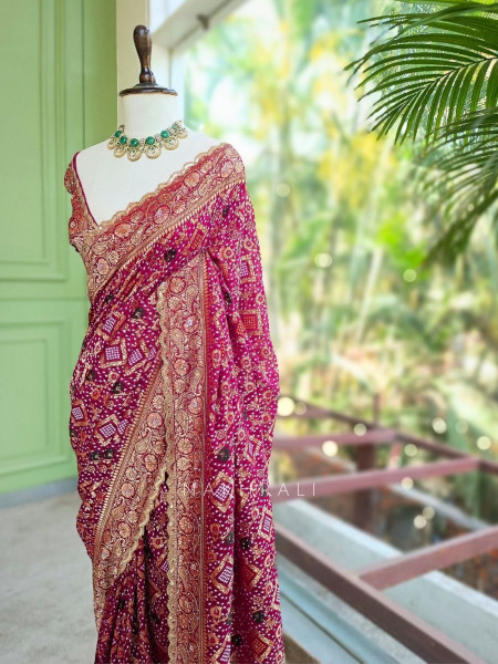 Nayan-noor Magenta Bandhani Saree with Zari Weave