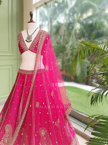 Vastra Vaibhav Magenta Raw Silk Unstitched Lehenga