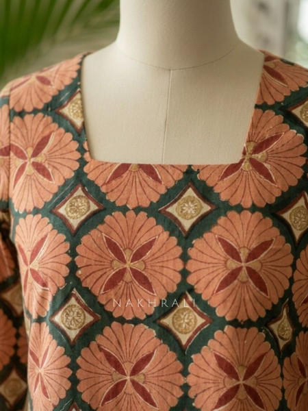 Natkhat Green Printed Cotton Short Kurti