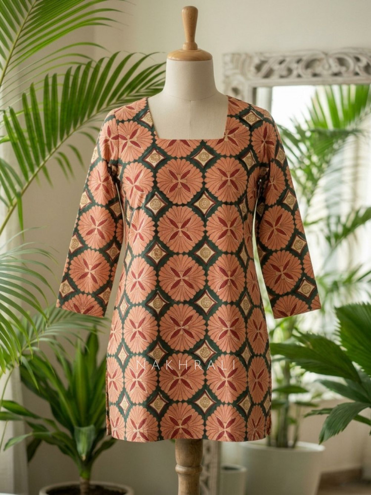 Image of Natkhat Green Printed Cotton Short Kurti