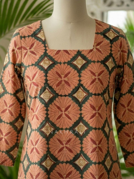 Natkhat Green Printed Cotton Short Kurti