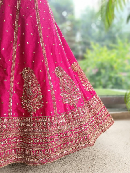 Vastra Vaibhav Magenta Raw Silk Unstitched Lehenga