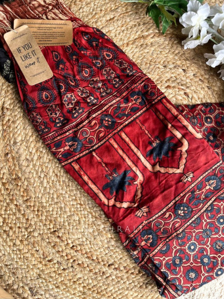Rudrika Maroon Dupatta with Block Print Print