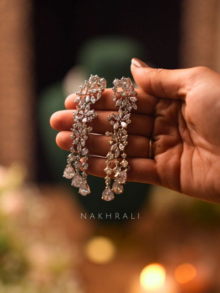 Elvra Silver Necklace Set with Teardrop Stone Work