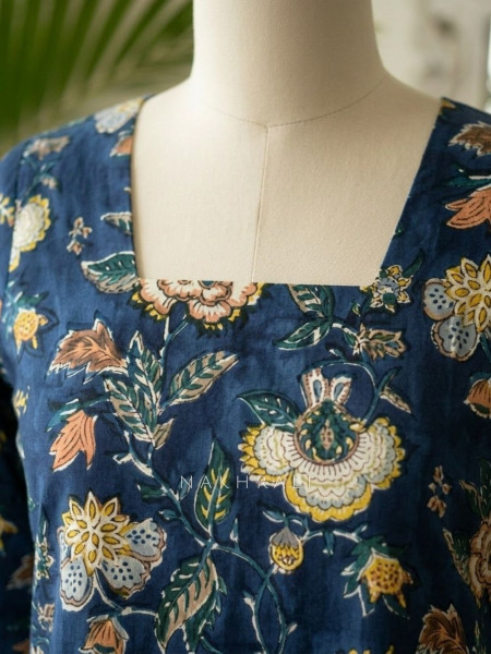 Natkhat Blue Printed Cotton Short Kurti