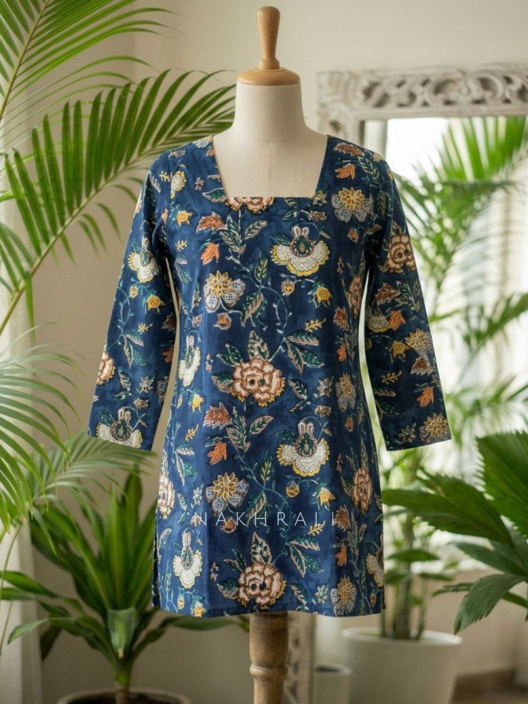 Image of Natkhat Blue Printed Cotton Short Kurti