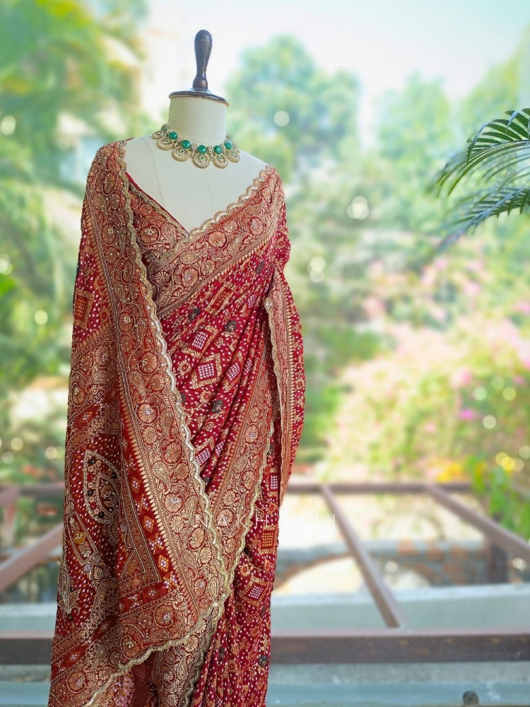 Image of Nayan-noor Maroon Bandhani Saree with Zari Weave