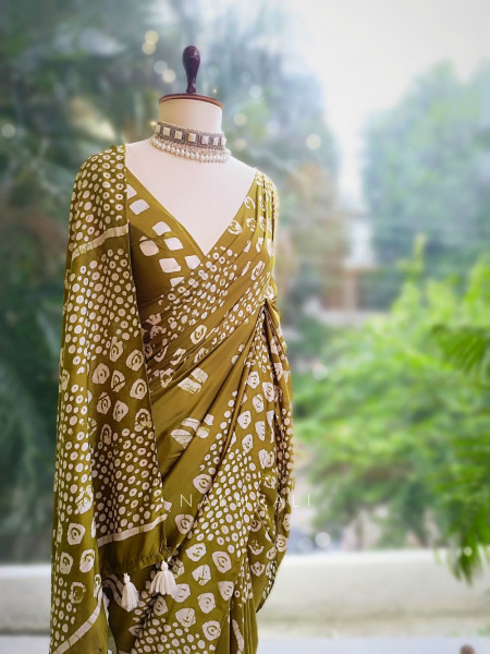 Varnika Handloom Batik Saree with Tassels