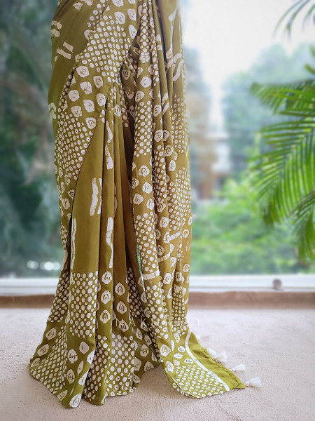 Varnika Handloom Batik Saree with Tassels