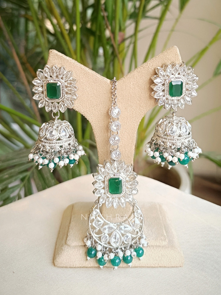 Image of Verdara Green Kundan Earring &amp; Tikka Set