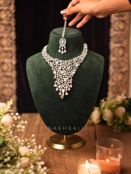 Elvra Silver Necklace Set with Teardrop Stone Work