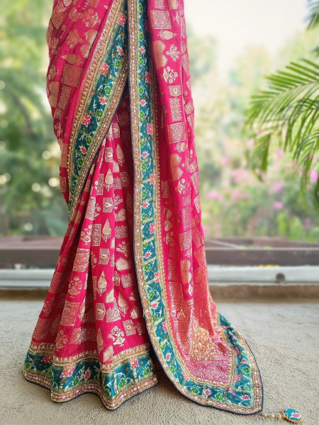 Samriddhi Magenta Saree with Embroidery & Readymade Blouse