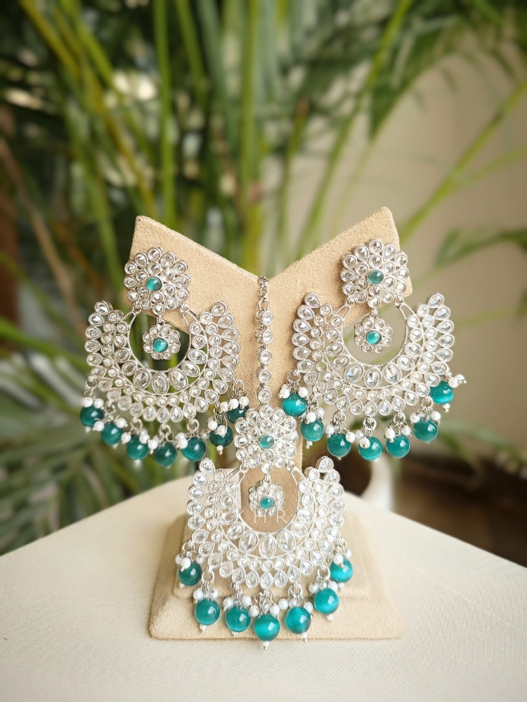 Image of Arzani Dark Green Kundan Earring &amp; Tikka Set