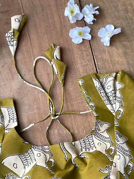 Nandi  Mehndi Green Cotton Printed Blouse