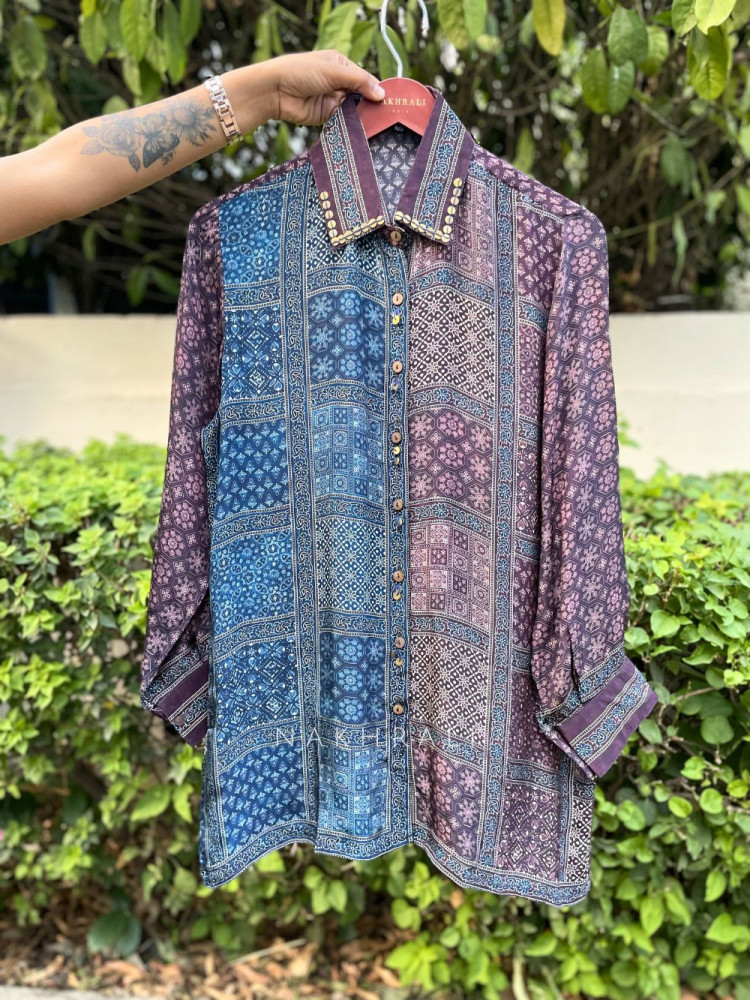 Image of Shobhna Blue Printed Shirt in Soft Fabric