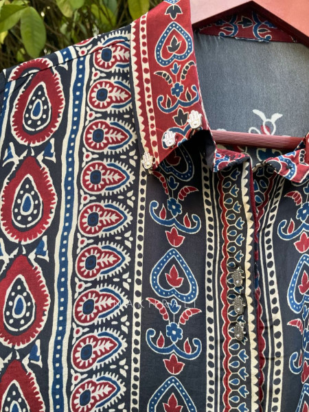 Summer Black Printed Shirt in Soft Fabric