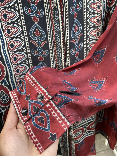 Summer Black Printed Shirt in Soft Fabric