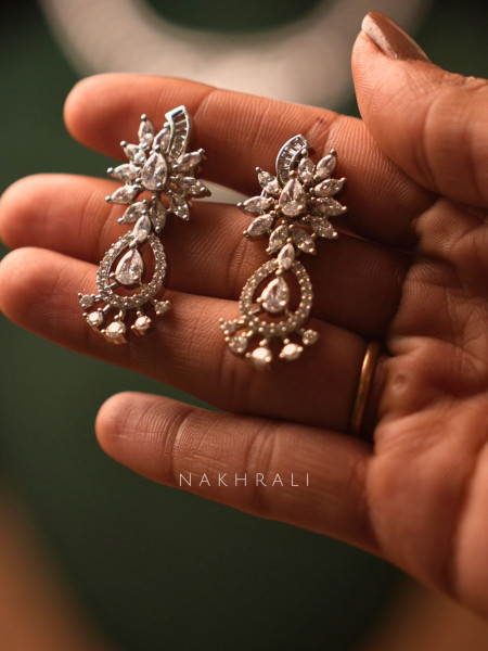 Lirien Silver Finish Necklace Set