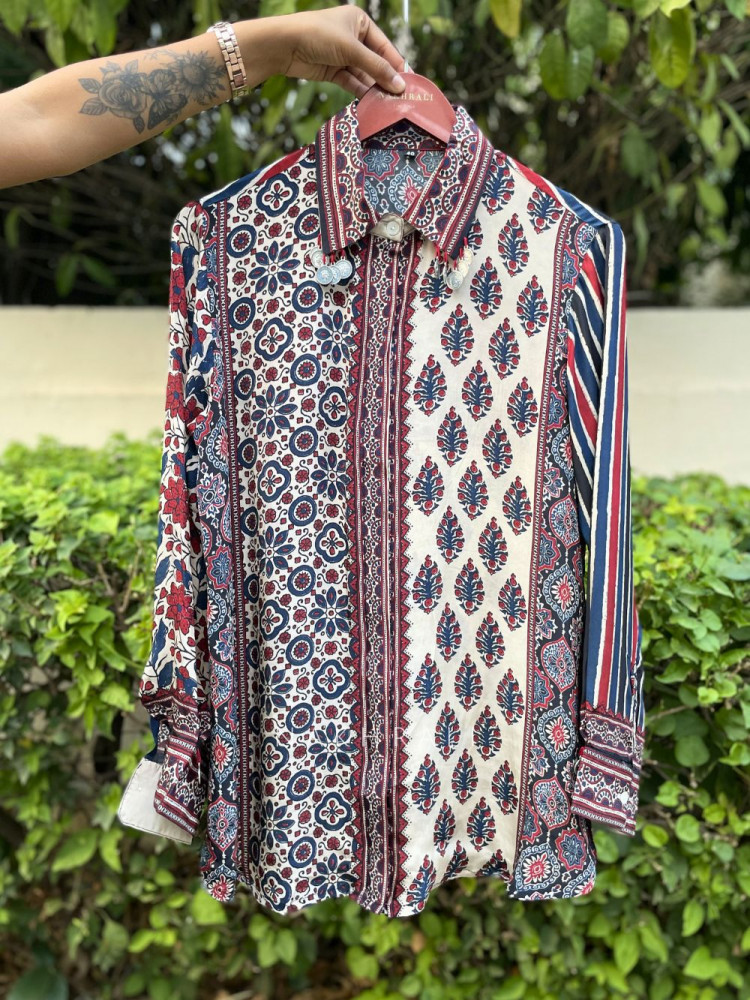 Image of Shobhna Being Printed Shirt in Soft Fabric