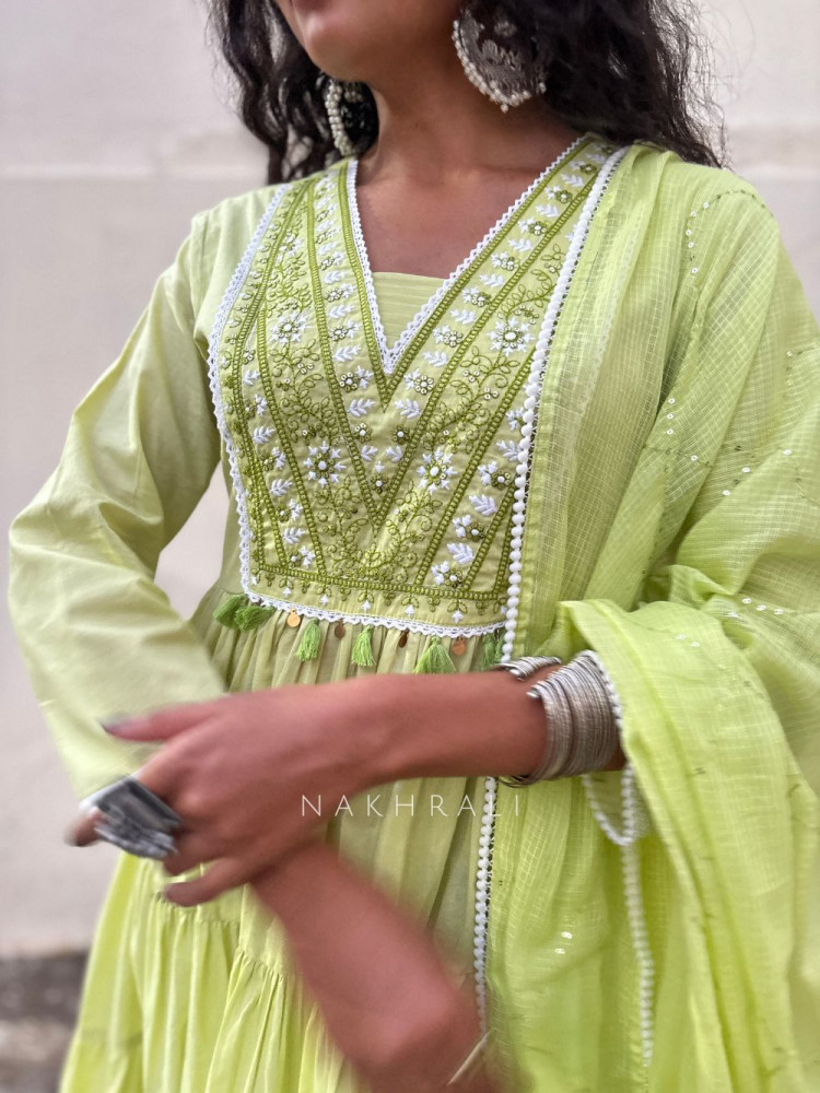 Image of Sutra Green Anarkali Suit Set with Thread Embroidery and Dupatta