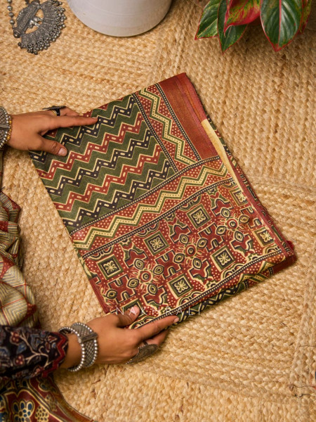 Ishq Pech Green Cotton Silk Printed Saree