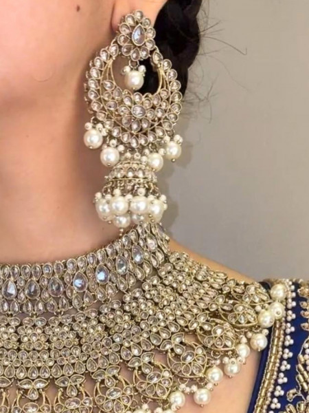 Orwi Radiance White Necklace Set
