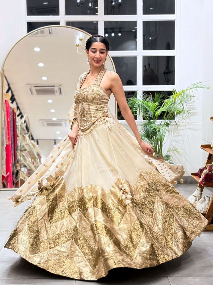 Image of Gota Glamour Off-white Corset Lehenga