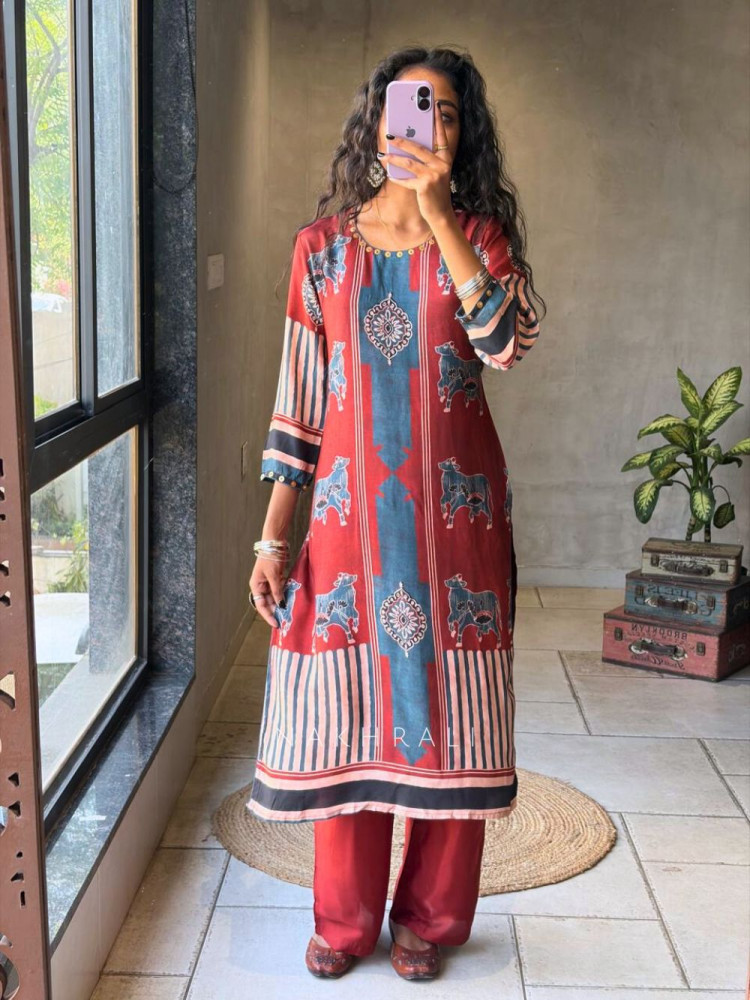 Image of Zenvira Maroon Kurta Pant Set with Coin Work