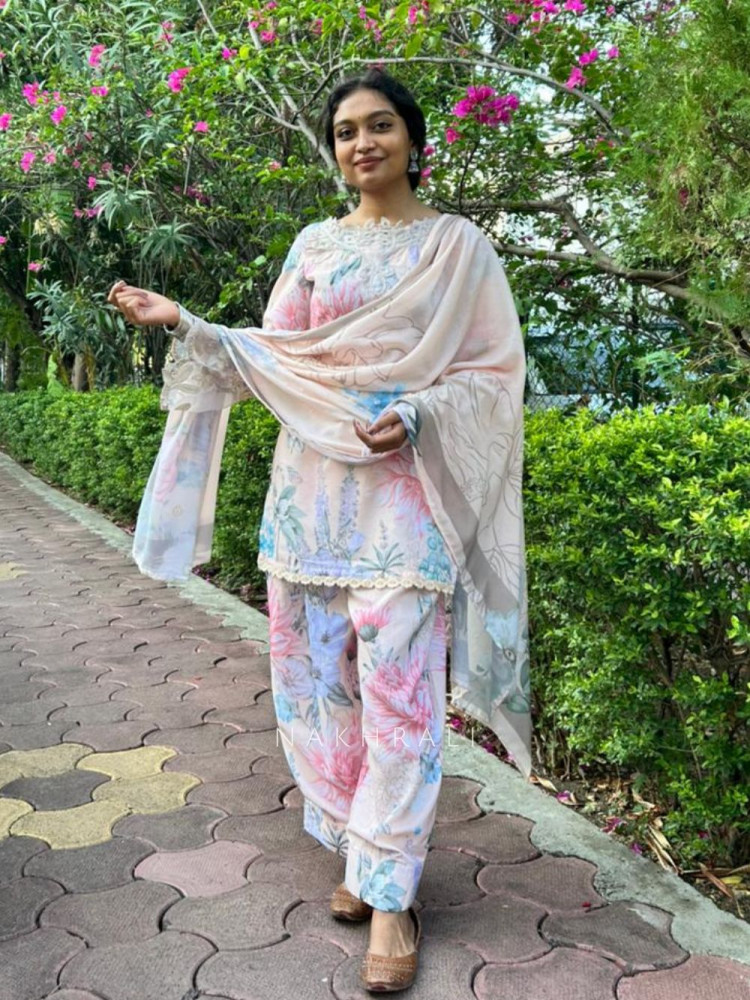 Image of Pavira Cream Floral Suit Set with Lace Detailing