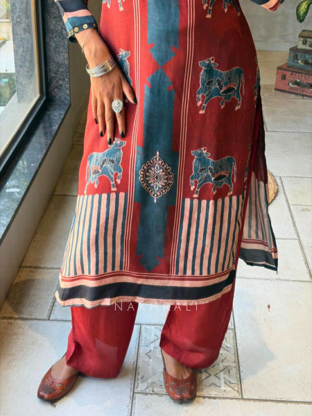 Zenvira Maroon Kurta Pant Set with Coin Work