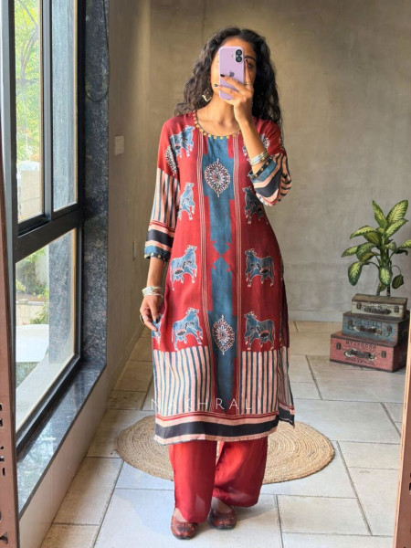 Zenvira Maroon Kurta Pant Set with Coin Work