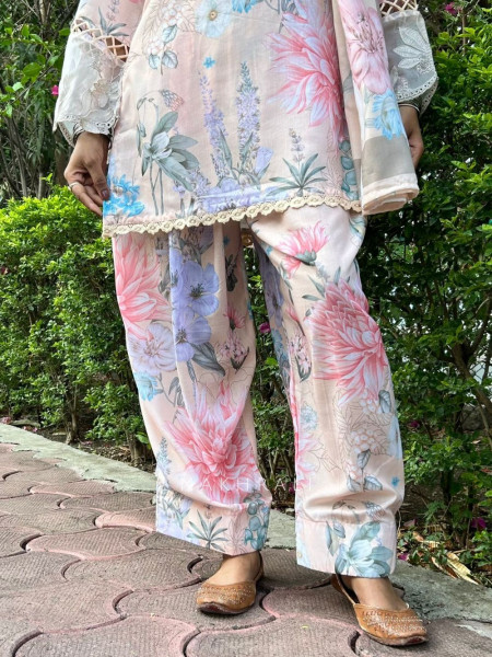 Pavira Cream Floral Suit Set with Lace Detailing