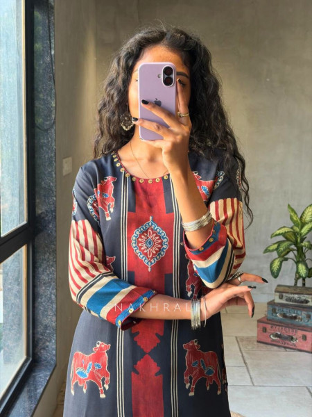 Zenvira Black Kurta Pant Set with Coin Work