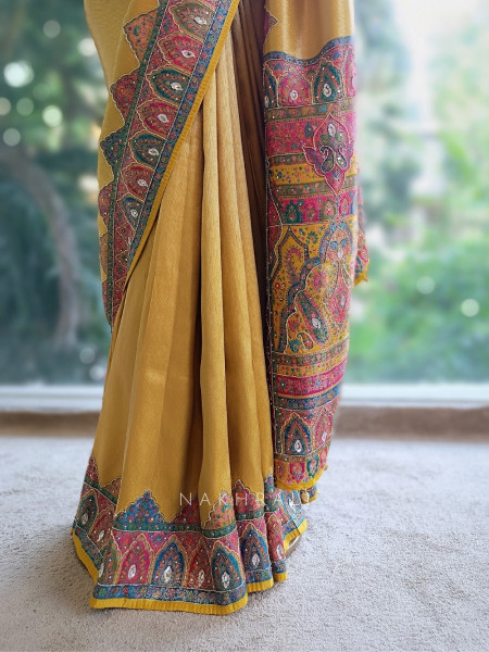 Zariyah Magenta Bandhani Saree with Zari Weave
