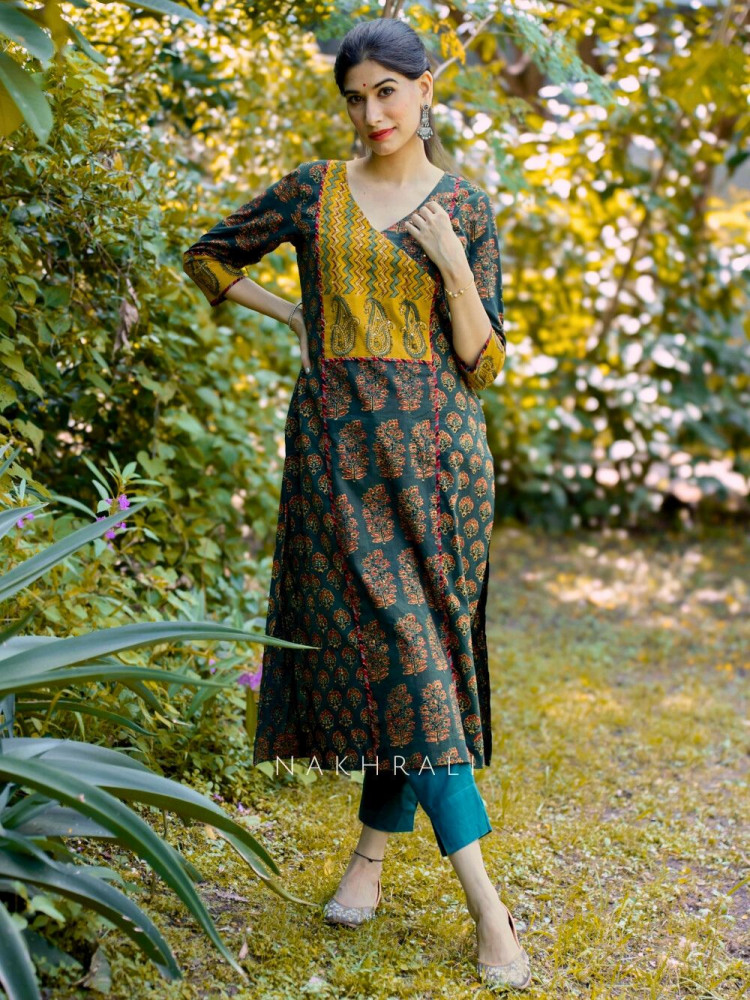 Image of Vanita Kurta - Elegant Green Casual Wear