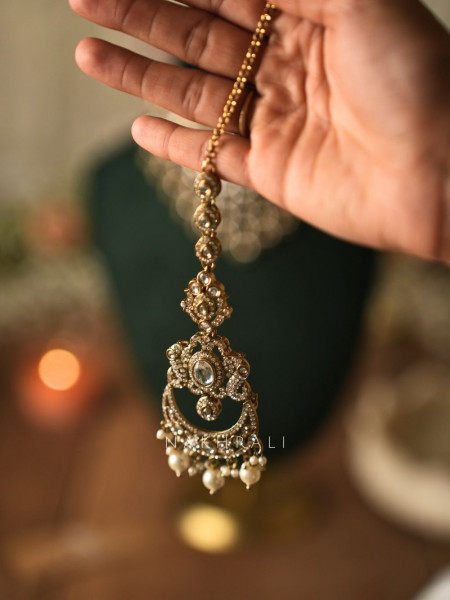 Meheraan White Bridal Kundan Necklace Set