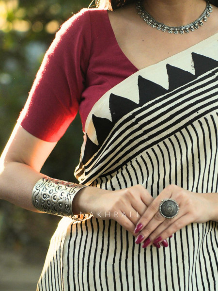 Viraasat Engraved Oxidised Handcuff