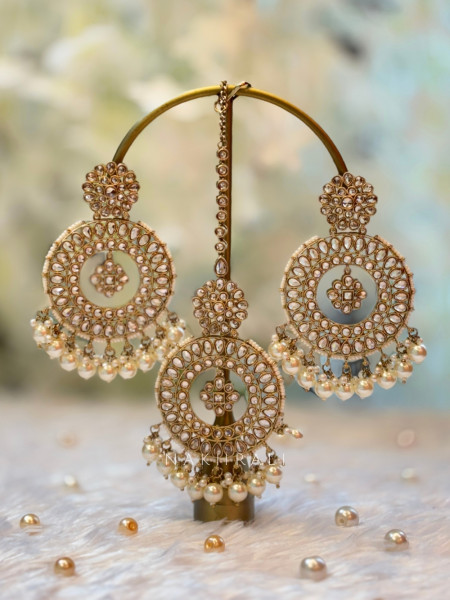 Glamour Glint Earrings and Maang Tikka Set