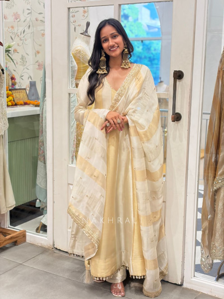 Rajvanshi cream Woven Anarkali Set